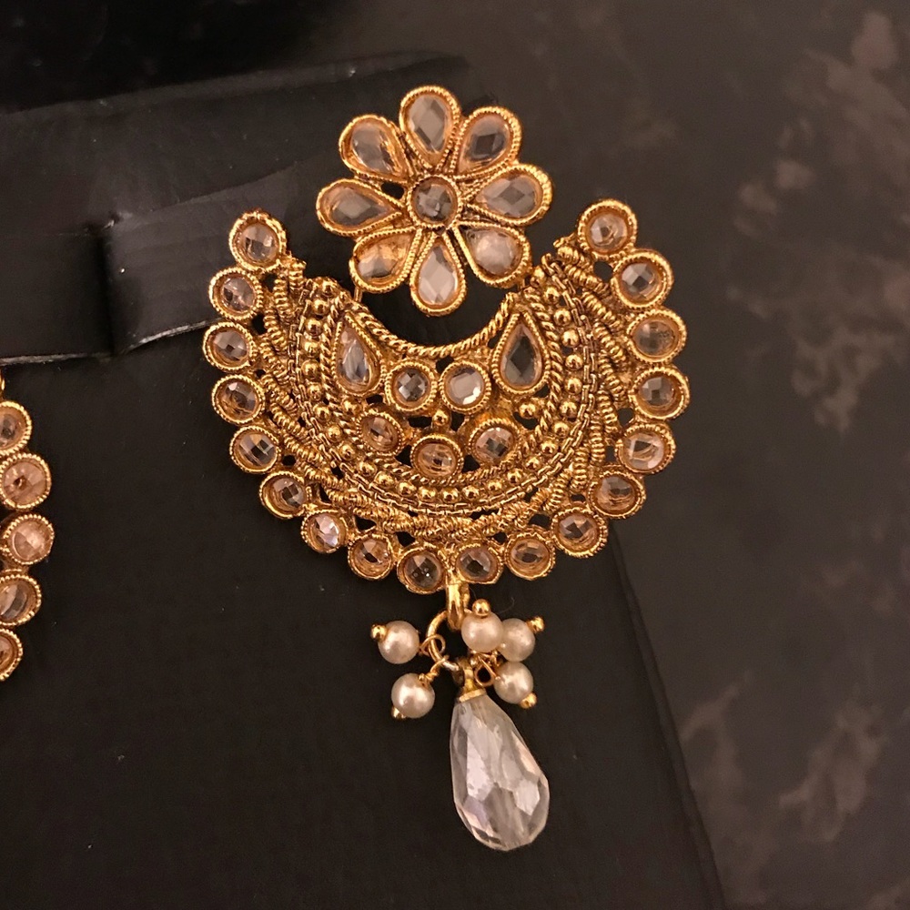 Gold Indian Bollywood earrings nwot